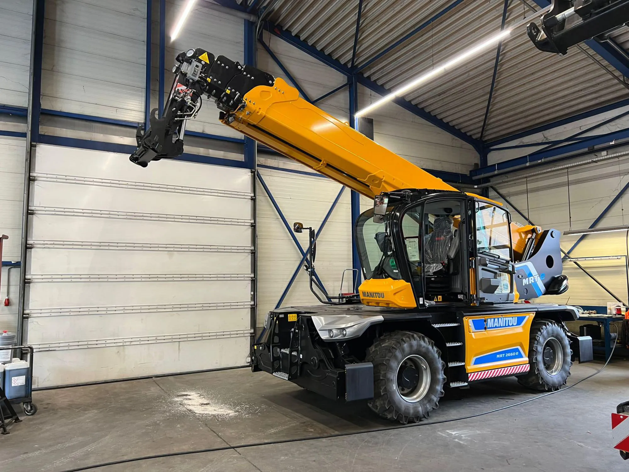 De eerste vier elektrische roterende verreikers voor Bultena Verhuur