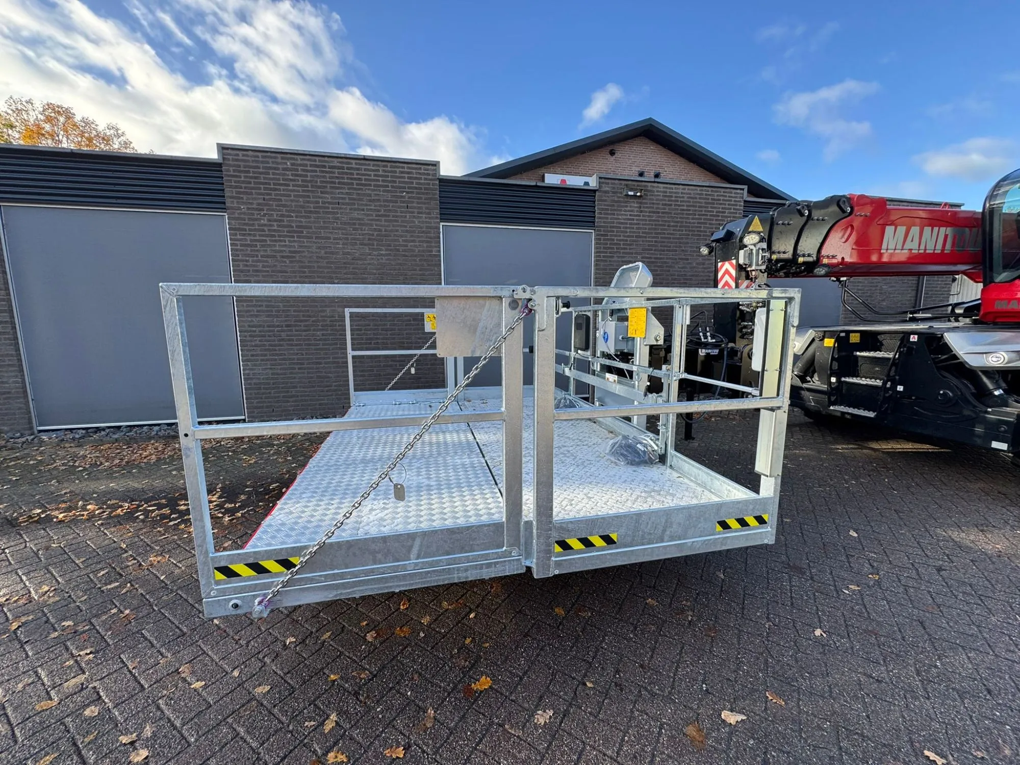 Veilig plaatsen van gevel / dak elementen met een Manitou PSR 3300/1000 werkplatform